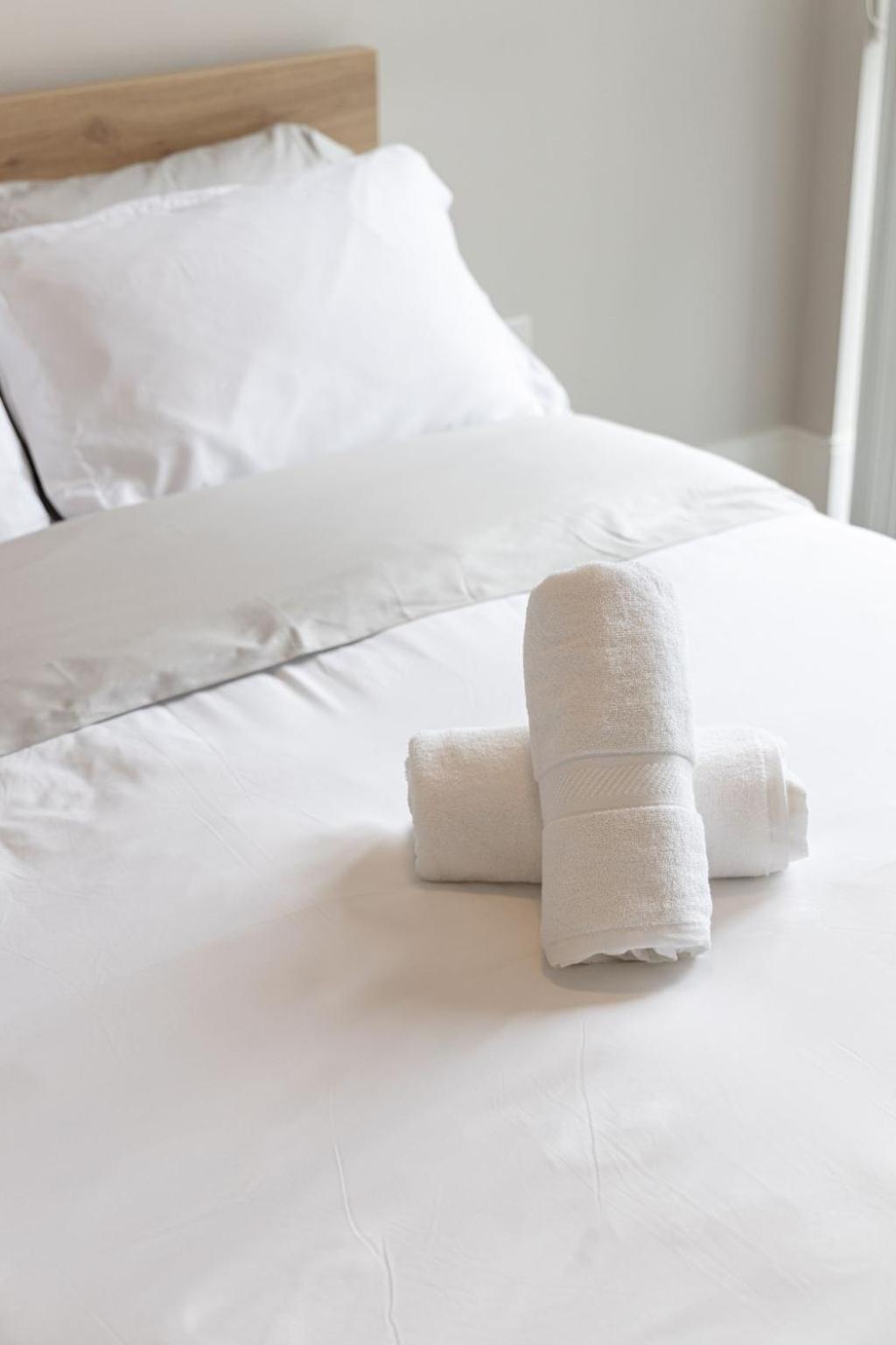Dwtn Condo Near Cn Tower! W/ Free Parking Toronto Zewnętrze zdjęcie