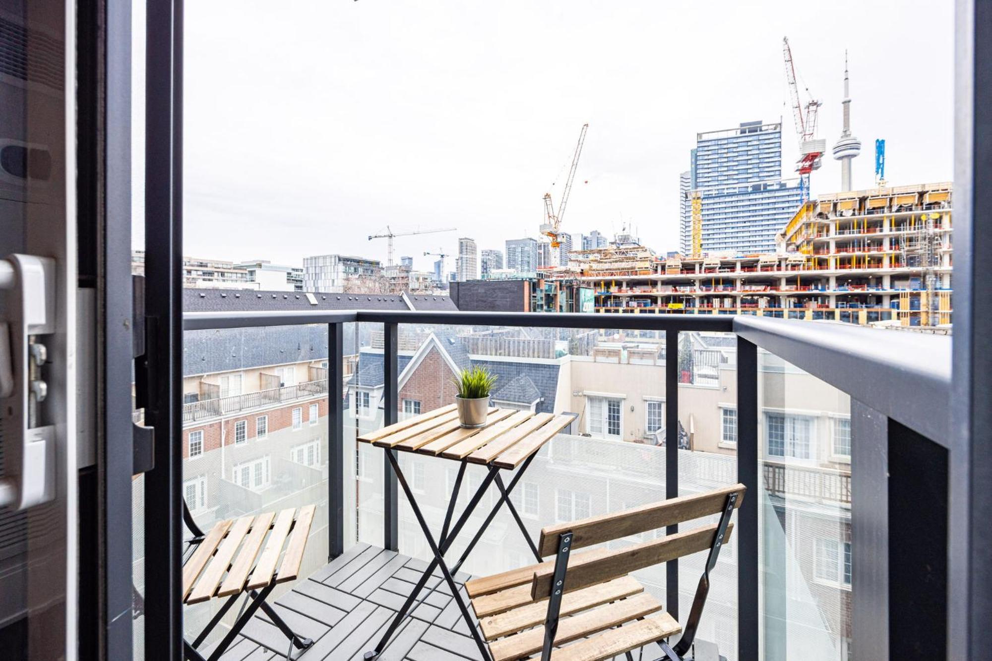 Dwtn Condo Near Cn Tower! W/ Free Parking Toronto Zewnętrze zdjęcie